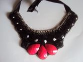 Maxi colar preto e vermelho